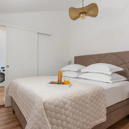Villa New! Florinda With Pool Near Split