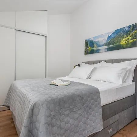 New! Florinda With Pool Near Split Villa Srinjine